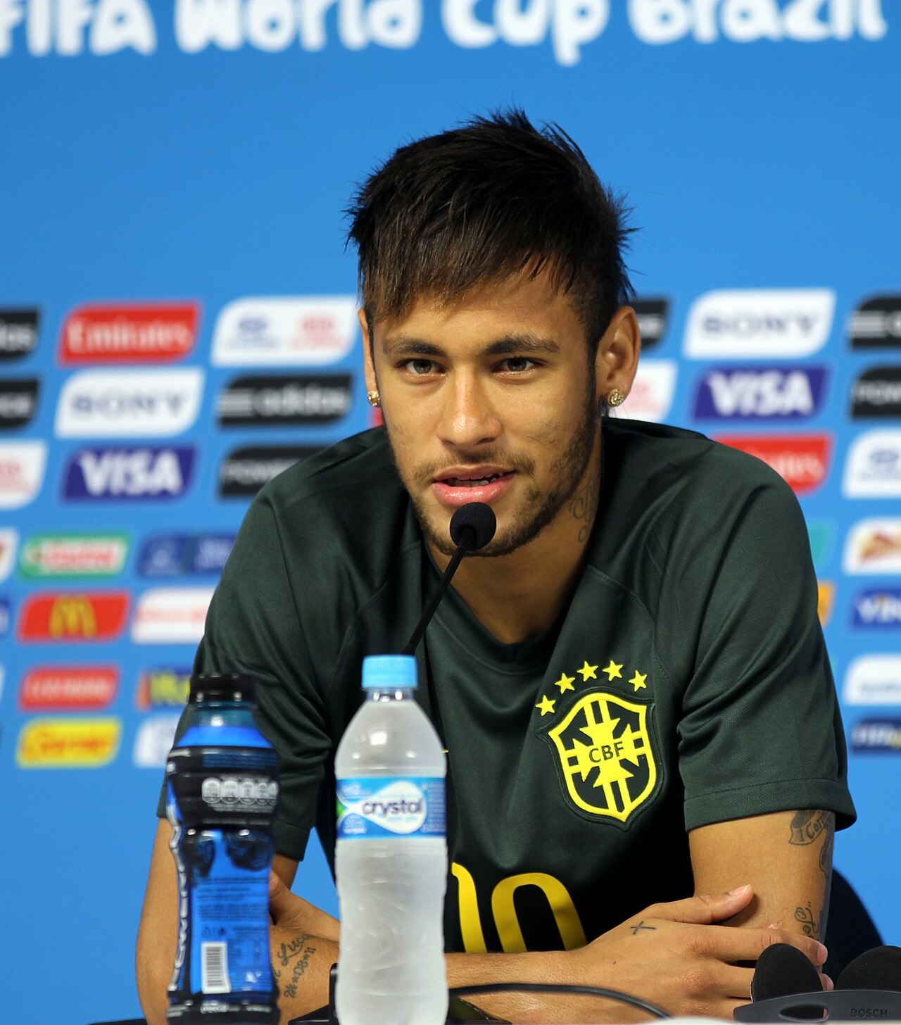 内马尔的青训让战术意图在画面里一目了然
